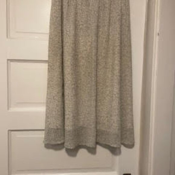 clothes - Picture 16 of 16